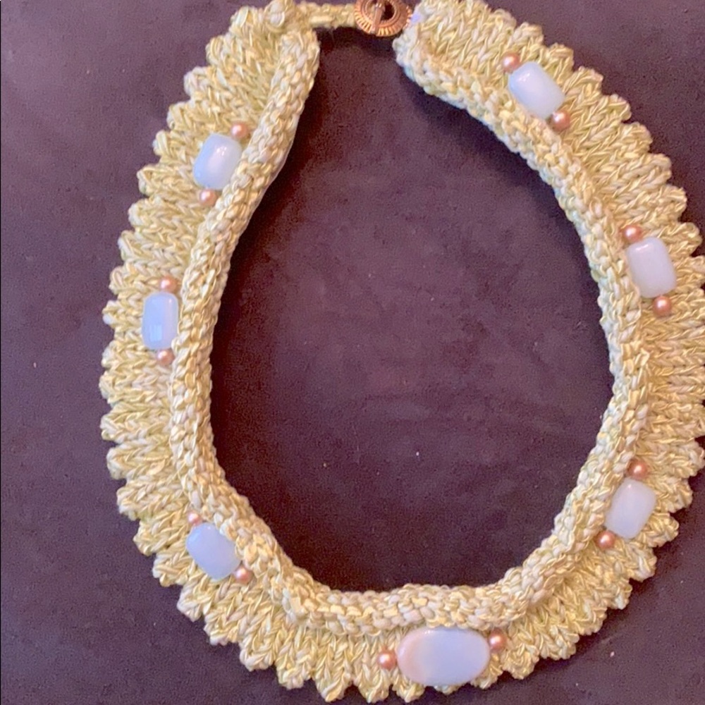 Gorgeous knitted necklace!